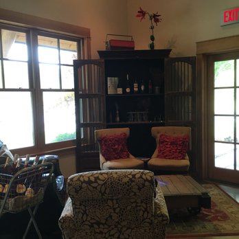 Red Lily Vineyards - Wine Tasting Room Near Me - Jacksonville, Oregon Red Lily Vineyards - Wine Tasting Room Near Me - Jacksonville, Oregon