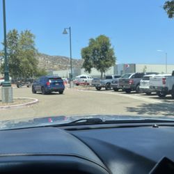 Lakeside National Little League - Cars have been roaming trying to find parking. Parking on the street is ok.