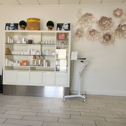 Esthetique Facial Spa
