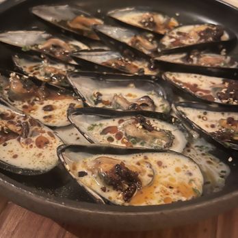 Ma dé - Mussels - Indonesian Near Me - New York, New York