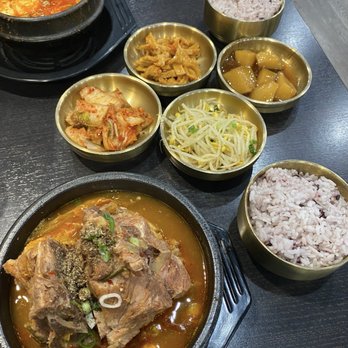 Dangol Korean Restaurant - Pork Bone Soup - Korean Near Me - Toronto, Ontario