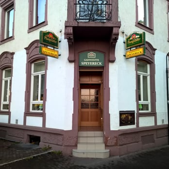 Speyereck - Eingang. Hier gibts Pfungstädter Biere. - German Near Me - Offenbach, HE