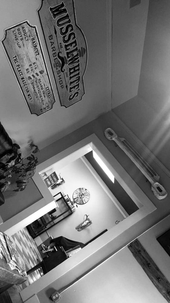 Musselwhite's Barber Shop Logo