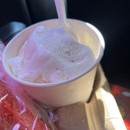 What is supposed to be "fresas con crema" What is supposed to be "fresas con crema"
