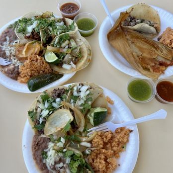 Taqueria Mi Guadalajara - Taco Combo #2 and Tamales - Food Trucks Near Me - Bishop, California Taqueria Mi Guadalajara - Taco Combo #2 and Tamales - Food Trucks Near Me - Bishop, California