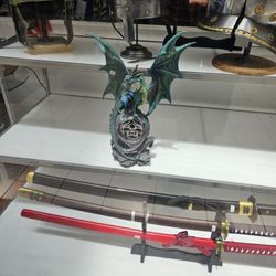 Cutting Edge Knives Swords & Gifts
