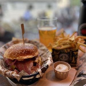 Manhattn’s Burgers on Yelp