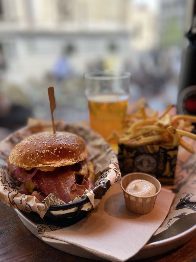 Manhattn's Burgers