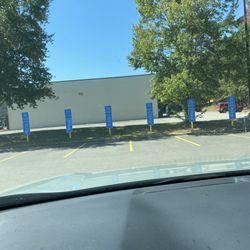Walmart Supercenter - Pickup area