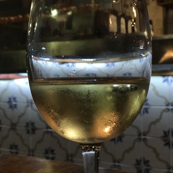 Sabores De Portugal - Glass of Portugal green wine - Portuguese Near Me - Barcelona, B Sabores De Portugal - Glass of Portugal green wine - Portuguese Near Me - Barcelona, B