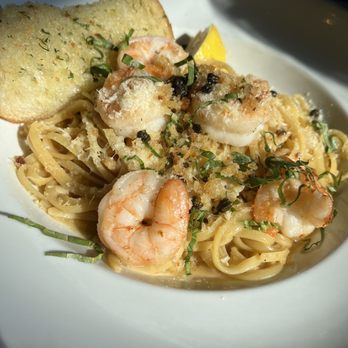 Paesanos - Prawn Scampi was delicious with a nice tangy sauce - Italian Near Me - Davis, California