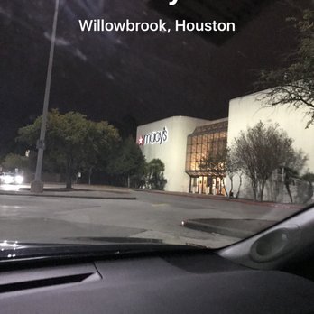 Macy's - Outside store is lit - Department Stores Near Me - Houston, Texas
