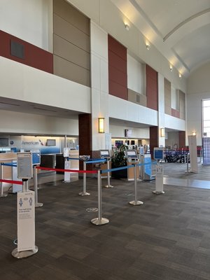 Charlottesville–Albemarle Airport by null