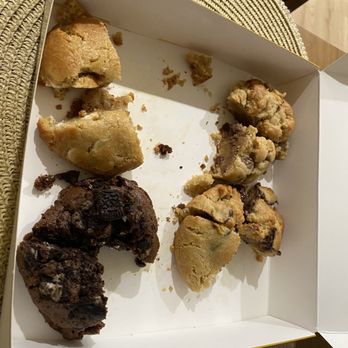 Chip Cookies - Rolling Hills - 4 cookies, each sliced into quarters. - Bakeries Near Me - Torrance, California Chip Cookies - Rolling Hills - 4 cookies, each sliced into quarters. - Bakeries Near Me - Torrance, California
