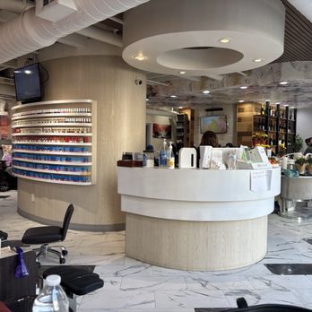 Seaport Nails & Spa - view of the salon- there is a pretty mural of the San Diego skyline behind me that give the place a great vibe. - Nail Salons Near Me - San Diego, California Seaport Nails & Spa - view of the salon- there is a pretty mural of the San Diego skyline behind me that give the place a great vibe. - Nail Salons Near Me - San Diego, California