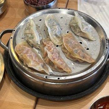 LEE GA - Half and Half  Dumpling 6pcs - beef and kimchi 5/5 - Korean Near Me - Los Angeles, California