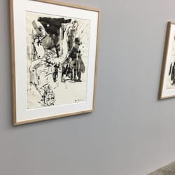 White Cube - Pictures hung upside down
