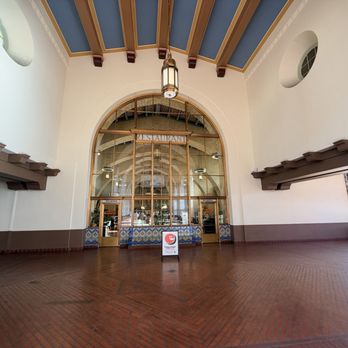 Everywhere - Entrance facing South - this hallway typically has the Dodger Shuttle line - American Near Me - Los Angeles, California Everywhere - Entrance facing South - this hallway typically has the Dodger Shuttle line - American Near Me - Los Angeles, California