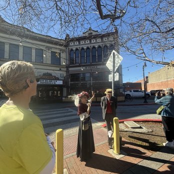 Petaluma Historical Museum - Volunteer tour guides - Museums Near Me - Petaluma, California