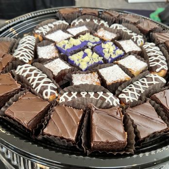 Cakeheads Bakery - Catering available - Bakeries Near Me - Centennial, Colorado