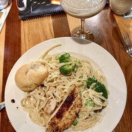 I was so hungry I nearly forgot to get my Alfredo pic. I was so hungry I nearly forgot to get my Alfredo pic.