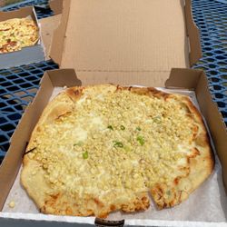 Olcé Pizza Grille - corn pizza