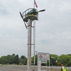 Fritchman Orchards - Sign (is that a plane propeller?)