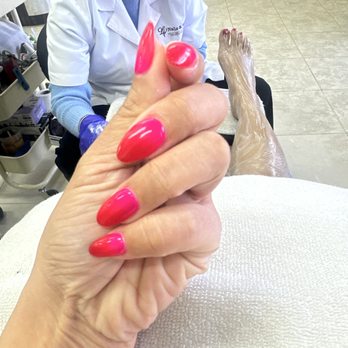 LV Nails And Spa - Ombré for Valentines Day - Nail Salons Near Me - Los Alamitos, California