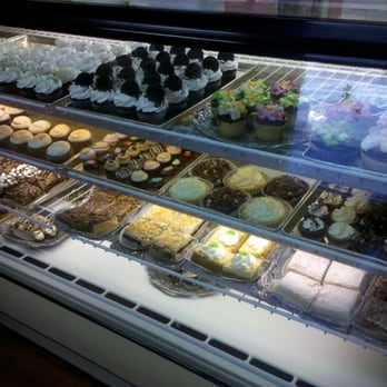 Beverly's Bakery - 062211:  cupcakes, etc... - Bakeries Near Me - Fullerton, California