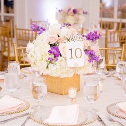Luv Decor made the centerpieces