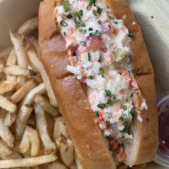 Nicolas Eatery - Lobster Roll - light and lovely - French Near Me - Los Angeles, California