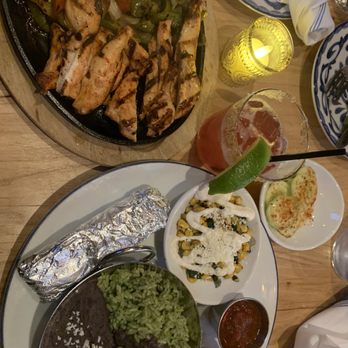 Rio Salado - Chicken Fajita & Pomegranate Margarita - Mexican Near Me - Mystic, Connecticut
