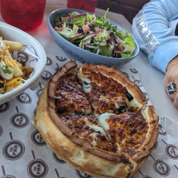 The Pan - Beet salad and deepdish chicken Alfredo pizza - Pizza Near Me - Gardena, California The Pan - Beet salad and deepdish chicken Alfredo pizza - Pizza Near Me - Gardena, California
