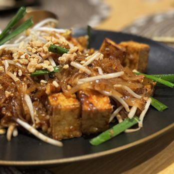 Mana Thai Kitchen - Thai Near Me - Houston, Texas