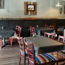 The Puffin - A few tables inside