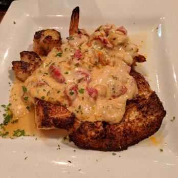 Hobo's Cafe - Blackened Seafood Trio - New American Near Me - Key Largo, Florida