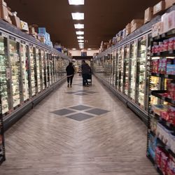 Nicholas Markets The Fresh Grocer - Frozen aisles