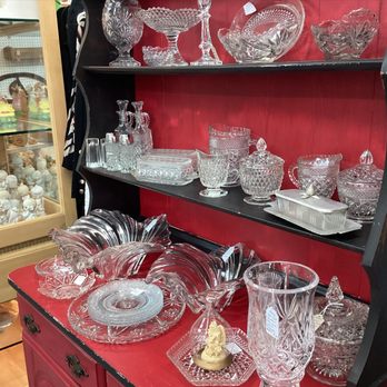 Robins Nest - Antiques Near Me - Loxley, Alabama Robins Nest - Antiques Near Me - Loxley, Alabama