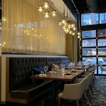CUT132 - Beautiful lighting - Steakhouses Near Me - Columbus, Ohio