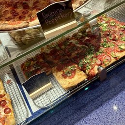Pizzas. Pizzas.