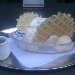 Ijssalon Koffiehuis Kiosk - Coupe Dame Blanche