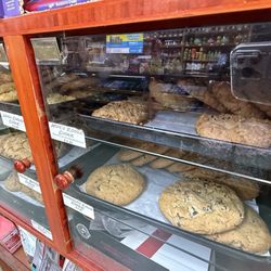 Pelican Plaza Grocery & Deli - These are the cookies you want!
