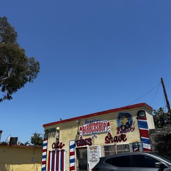Benitez Barber Shop - Front of store - Barbers Near Me - Lynwood, California