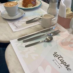 La Capke - Croissant and pink latte cafe (coffee)