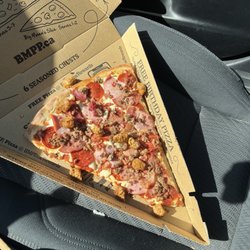 Big Mama's & Papa's Pizzeria - Meat lovers slice