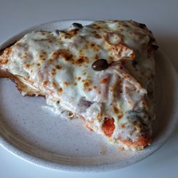 Poss - Pizza Farcita: tomato, mozzarella, ham, olives, mushrooms, anchovies