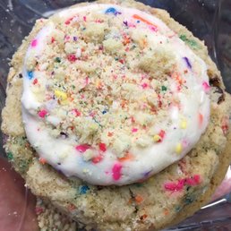 Cake Batter Chocolate Chip ($2.50)- 3.5/5 stars