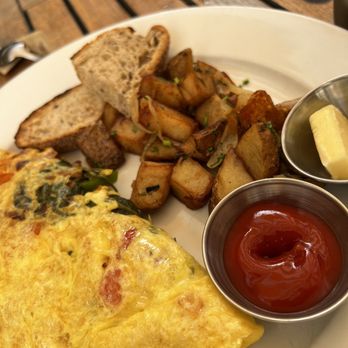 Limonada Bar + Brunch - Veggie omelette - Breakfast & Brunch Near Me - Miami Beach, Florida