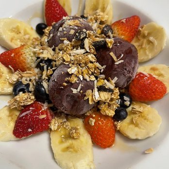 M.A.C. 24/7 - Açaí Bowl (dairy free) - American Near Me - Honolulu, Hawaii