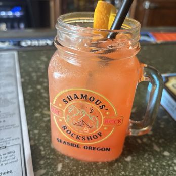 Dundee's Bar and Grill - Breakfast & Brunch Near Me - Seaside, Oregon